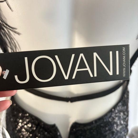 🎉JOVANI Sequin Feather Mini Dress – Size 4 NWT - Picture 9 of 10